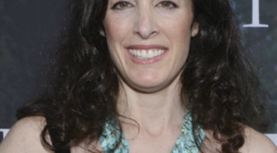 Outlander2BCast2BMaril2BDavis2BInterview.png